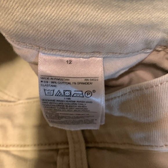 Shorts - Picture 3 of 4